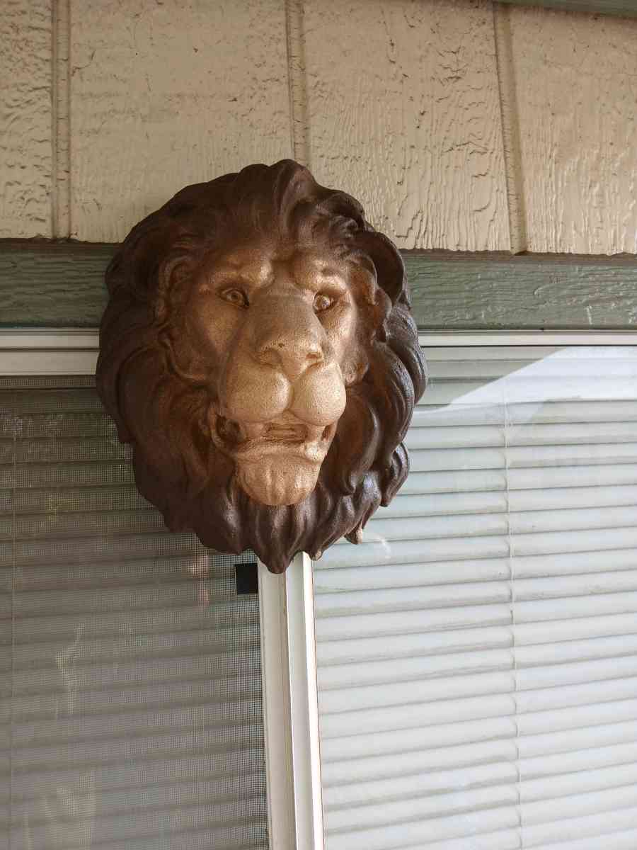 Concrete Lions Head Plaque - Placentia, California - FleaMarketBay