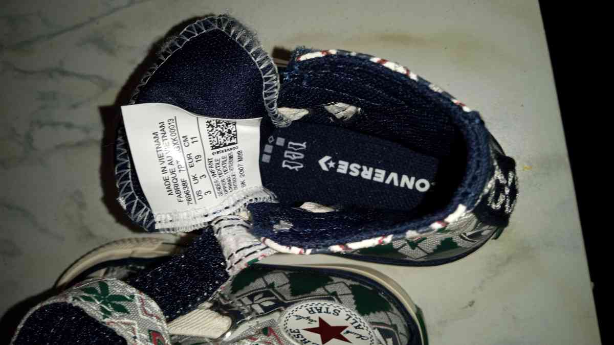 the mini shoes for you baby converse new - Atherton, California - FleaMarketBay