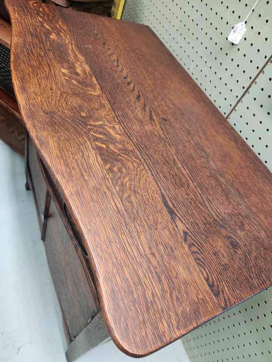 Vintage oak cabinet or washstand in bEaUtiFuL condition - Alexander, North Carolina - FleaMarketBay