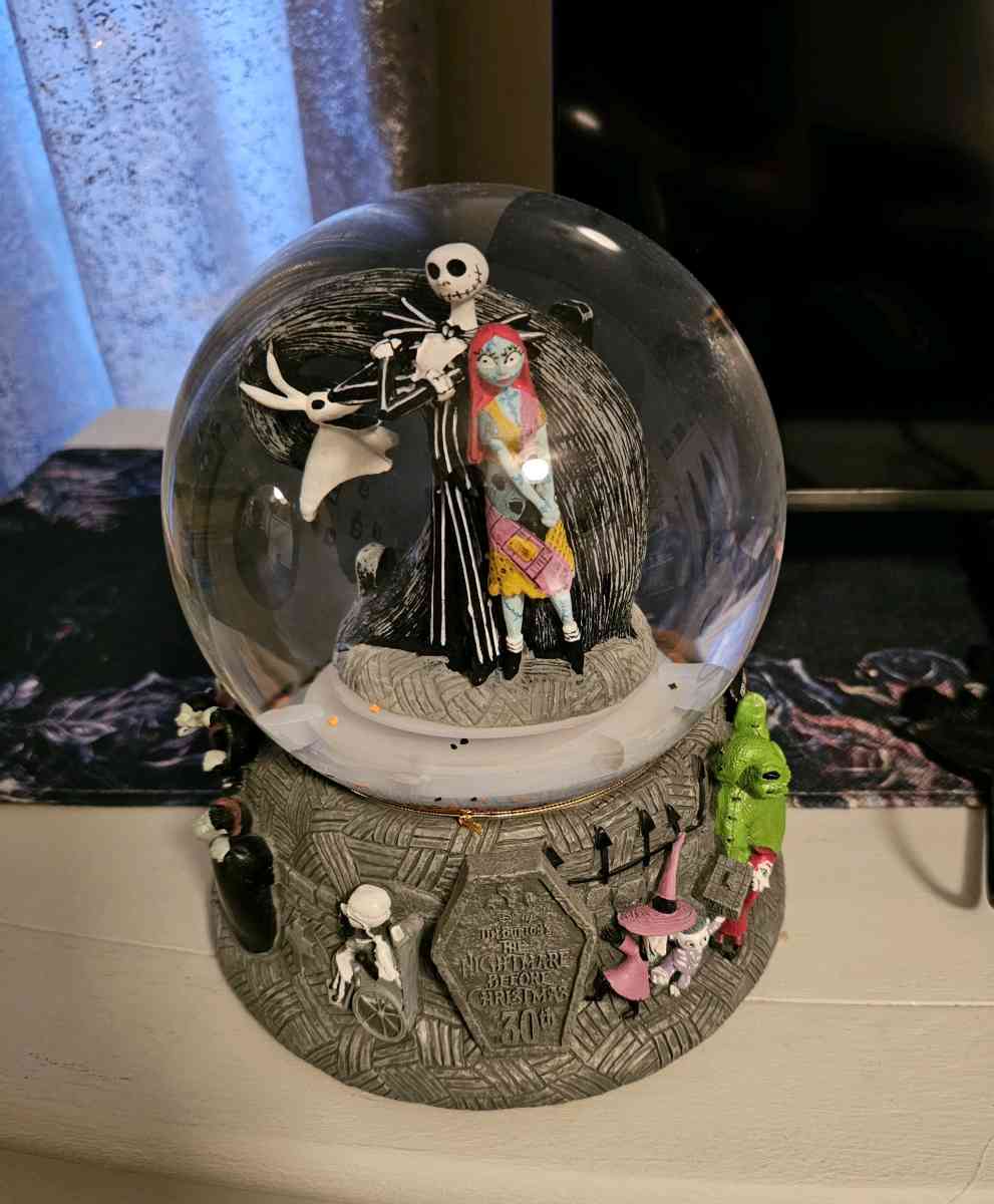 xxl water globe - Peachtree City, Georgia