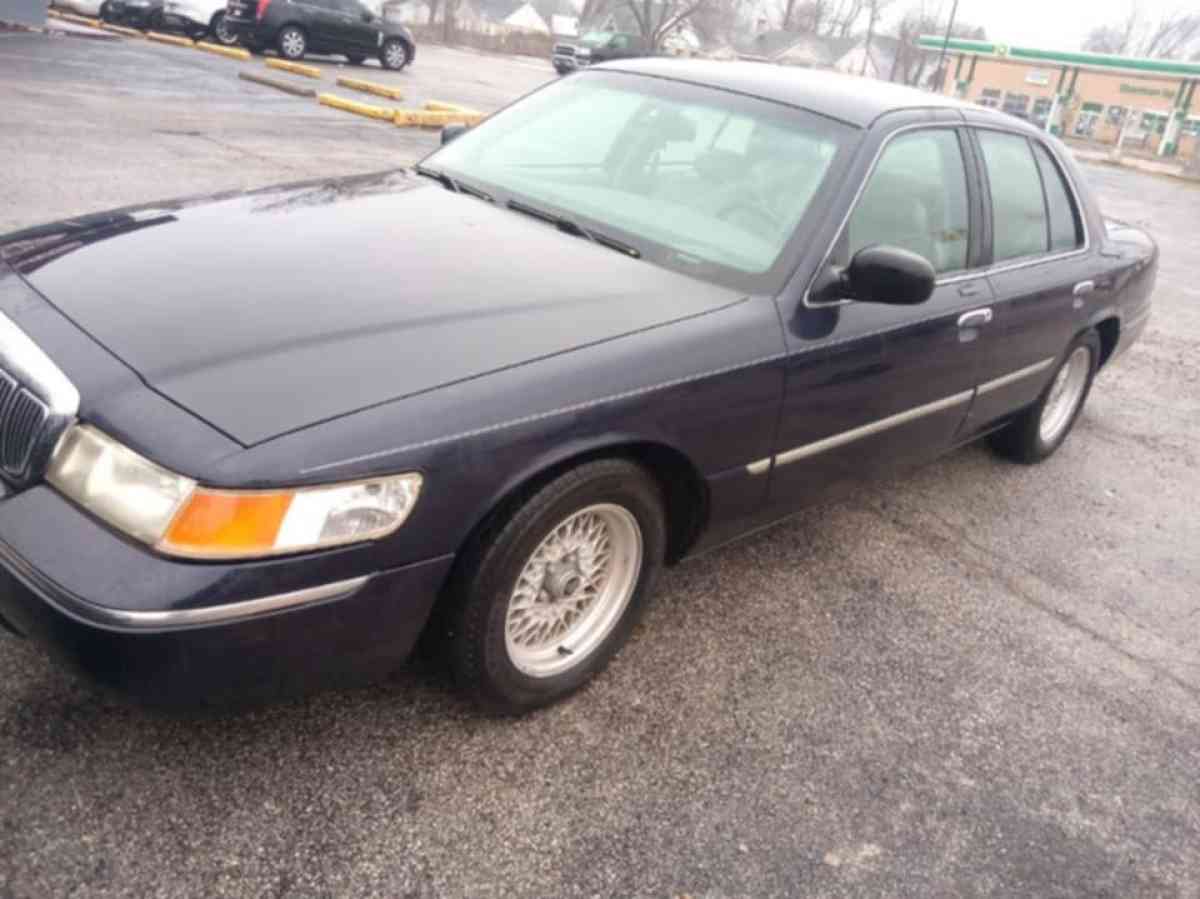 2004 Mercury Grand Marquis LS - Indianapolis, Indiana - FleaMarketBay