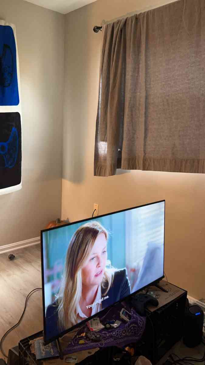 40 inch Smart Tv - Cincinnati, Ohio - FleaMarketBay