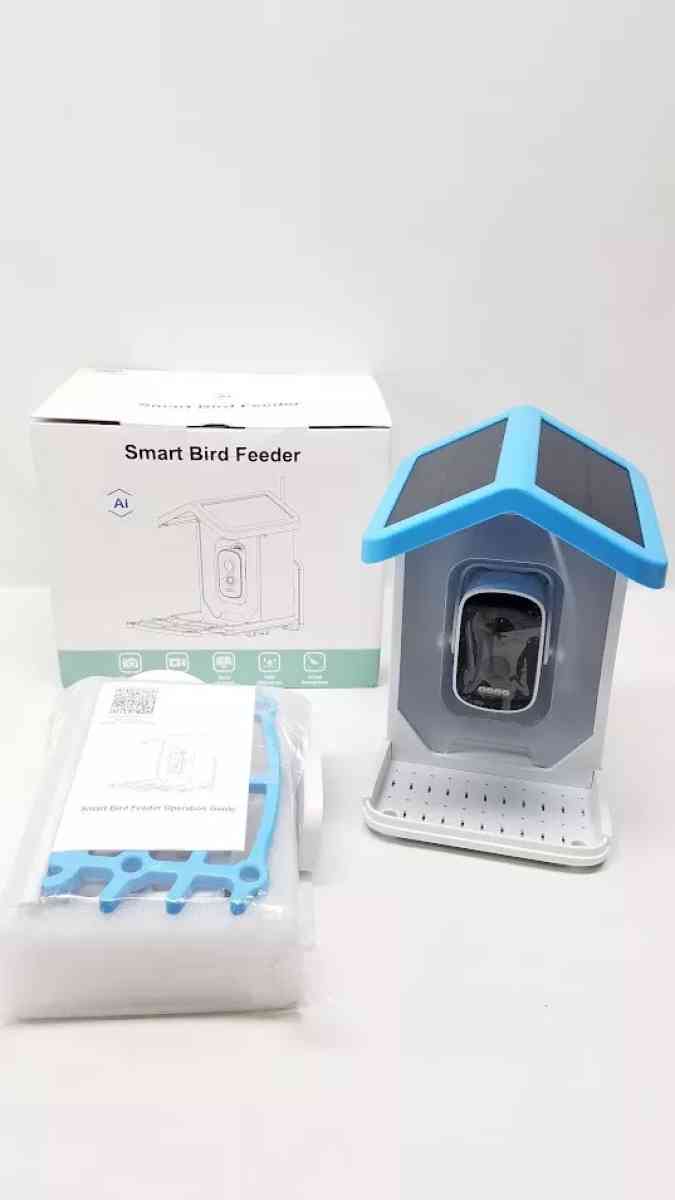 SMART BIRD FEEDER WITH AI BIRDRECOGNITION - San Diego, California