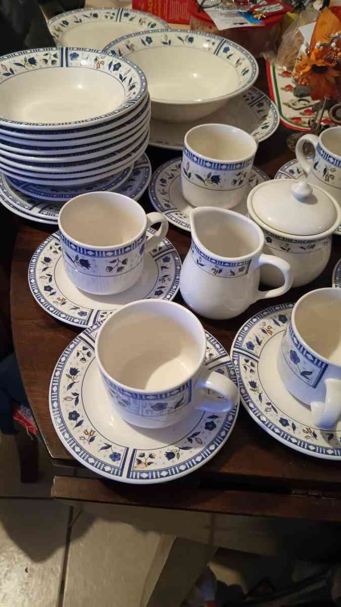 vajilla 29piesasx65 - Adelanto, California - FleaMarketBay