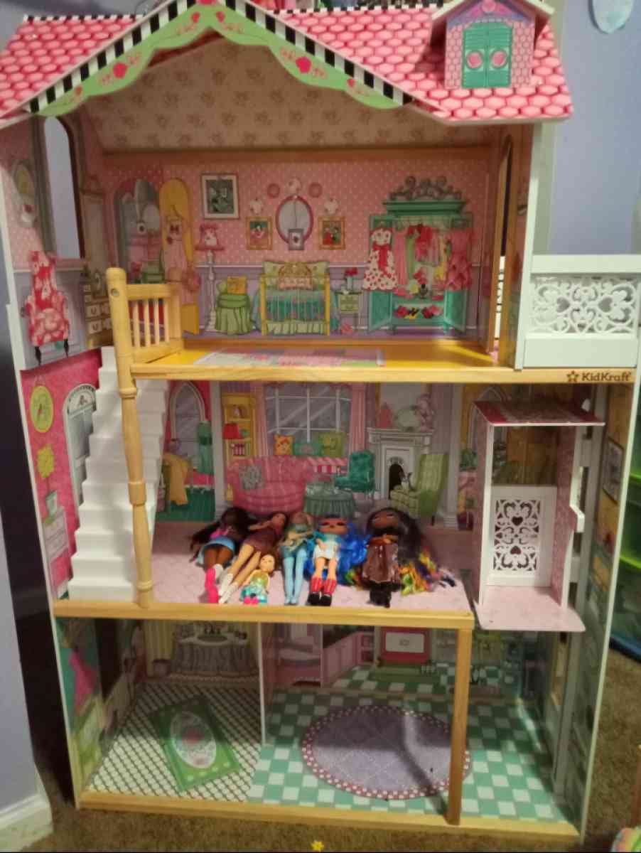 Barbie house and More - Lakeview, Ohio - FleaMarketBay