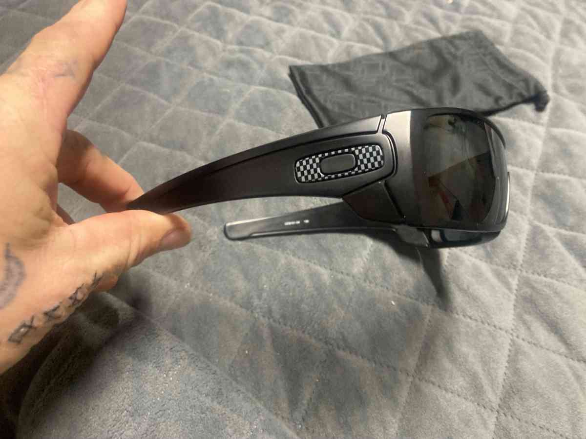 Oakley sunglasses - New Caney, Texas - FleaMarketBay