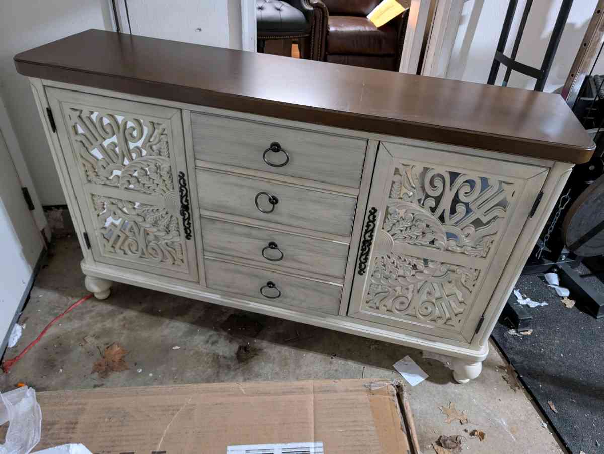 ACME Vermont Console Table - Richfield, Ohio - FleaMarketBay