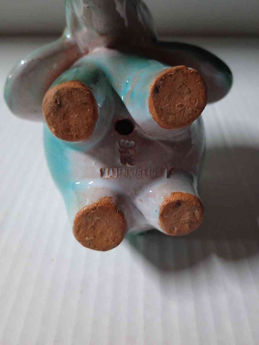 very rear elephant match holder - Hamersville, Ohio - FleaMarketBay