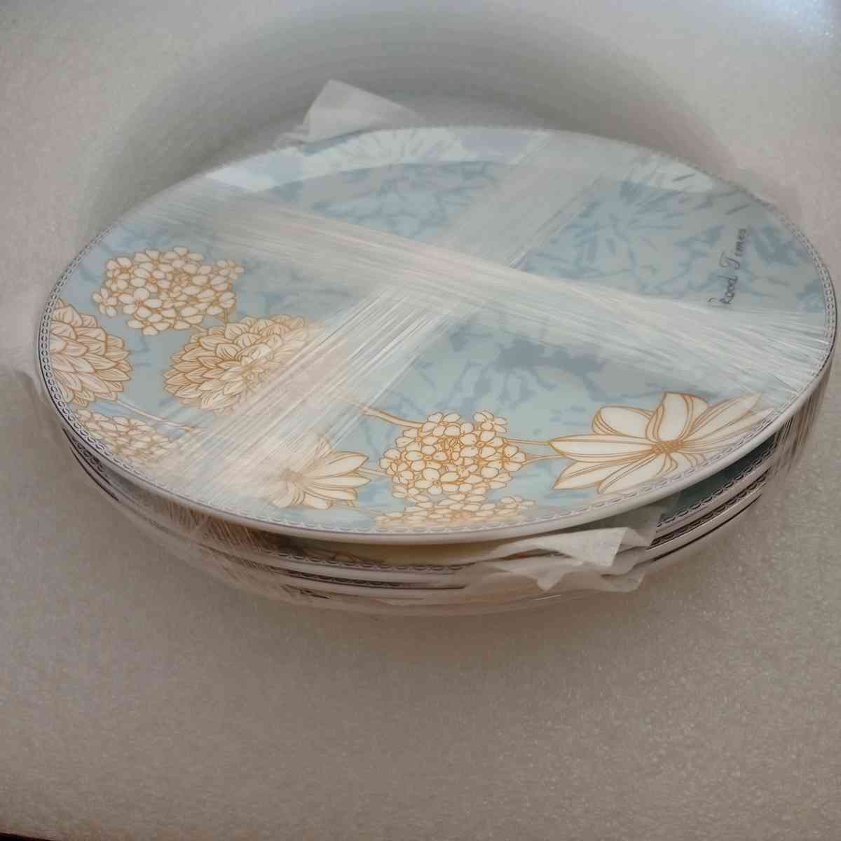 Fhgnysm 12 PieceBone China Tableware Set - New York, New York - FleaMarketBay