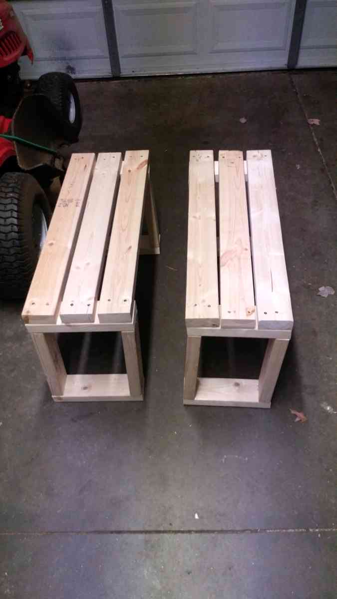 small Table with Benches solid wood - Greenville, South Carolina - FleaMarketBay