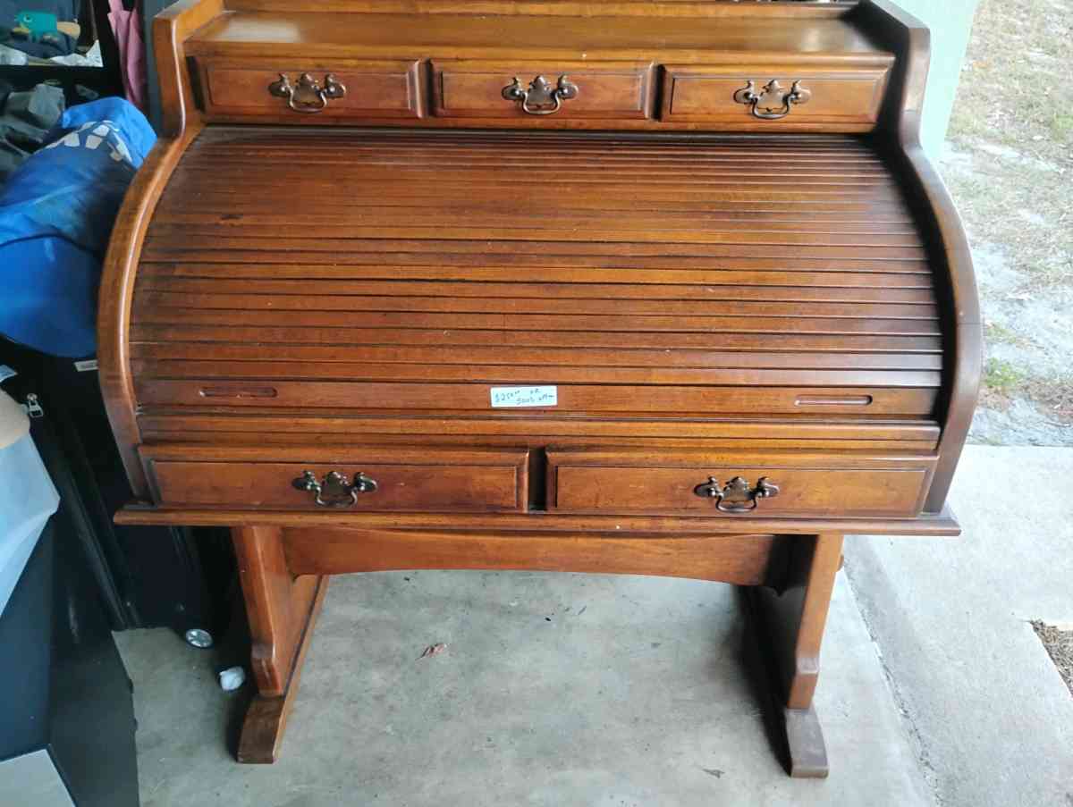 ROLL UP DESK - Spring Hill, Florida