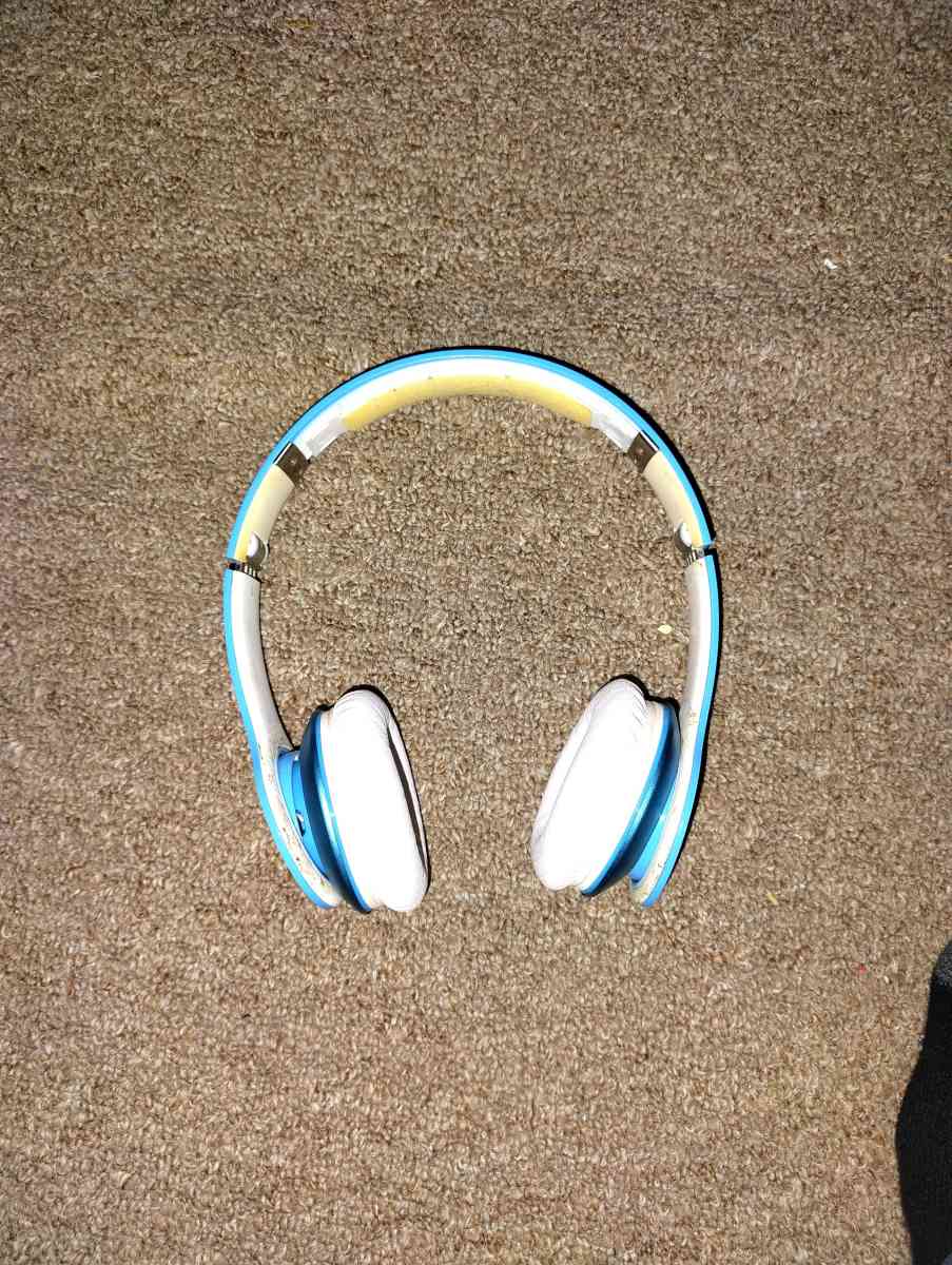 beats by Dre headphones - Toledo, Ohio - FleaMarketBay