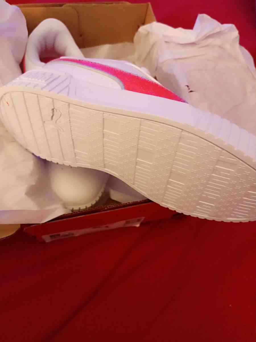 NEW PUMA AND  NIKE  LIKE NEW - Rochester, New York - FleaMarketBay