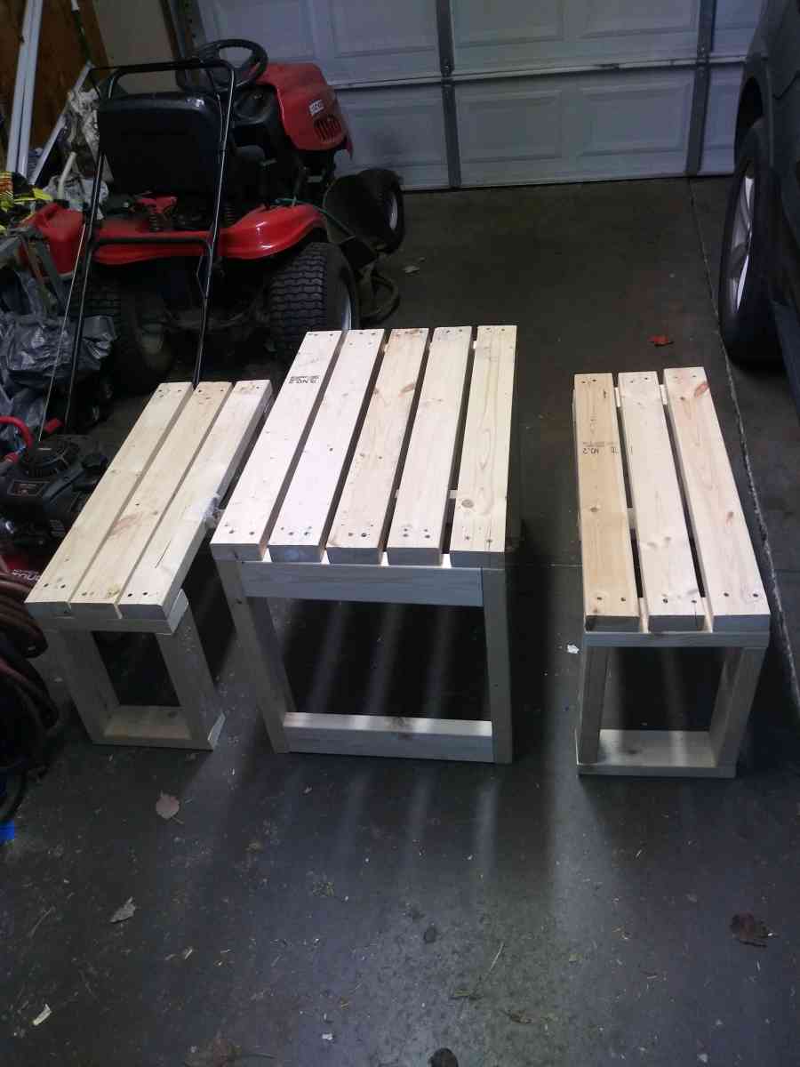 small Table with Benches solid wood - Greenville, South Carolina - FleaMarketBay