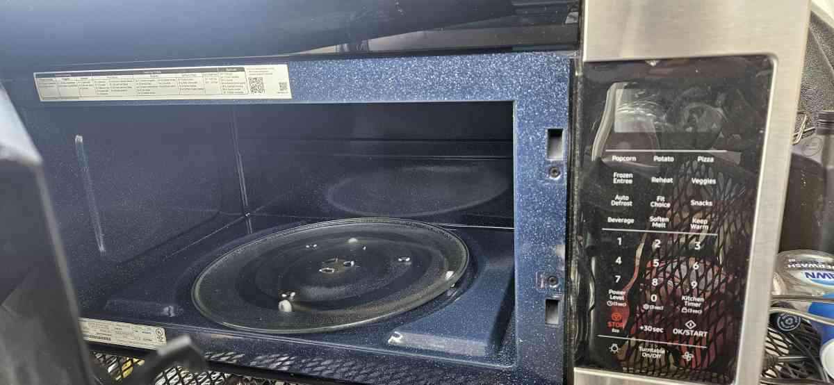 Samsung Microwave - Elizabethton, Tennessee - FleaMarketBay
