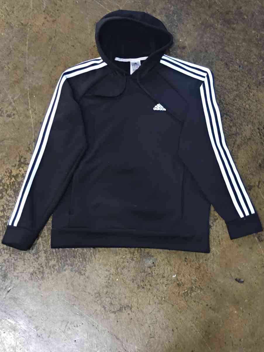 Black Adidas Hoodie Size Medium - Richmond, Virginia