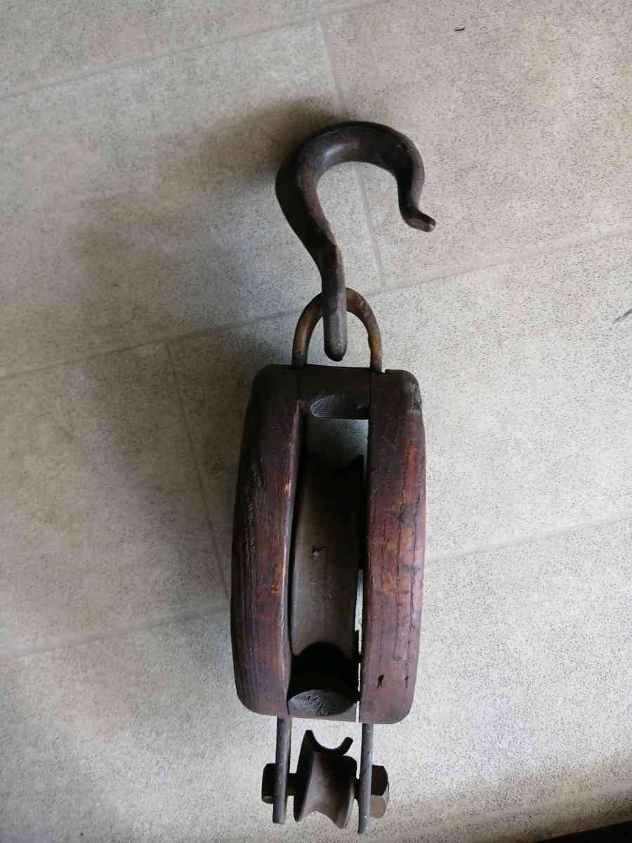 antique barn pulley - Placentia, California - FleaMarketBay