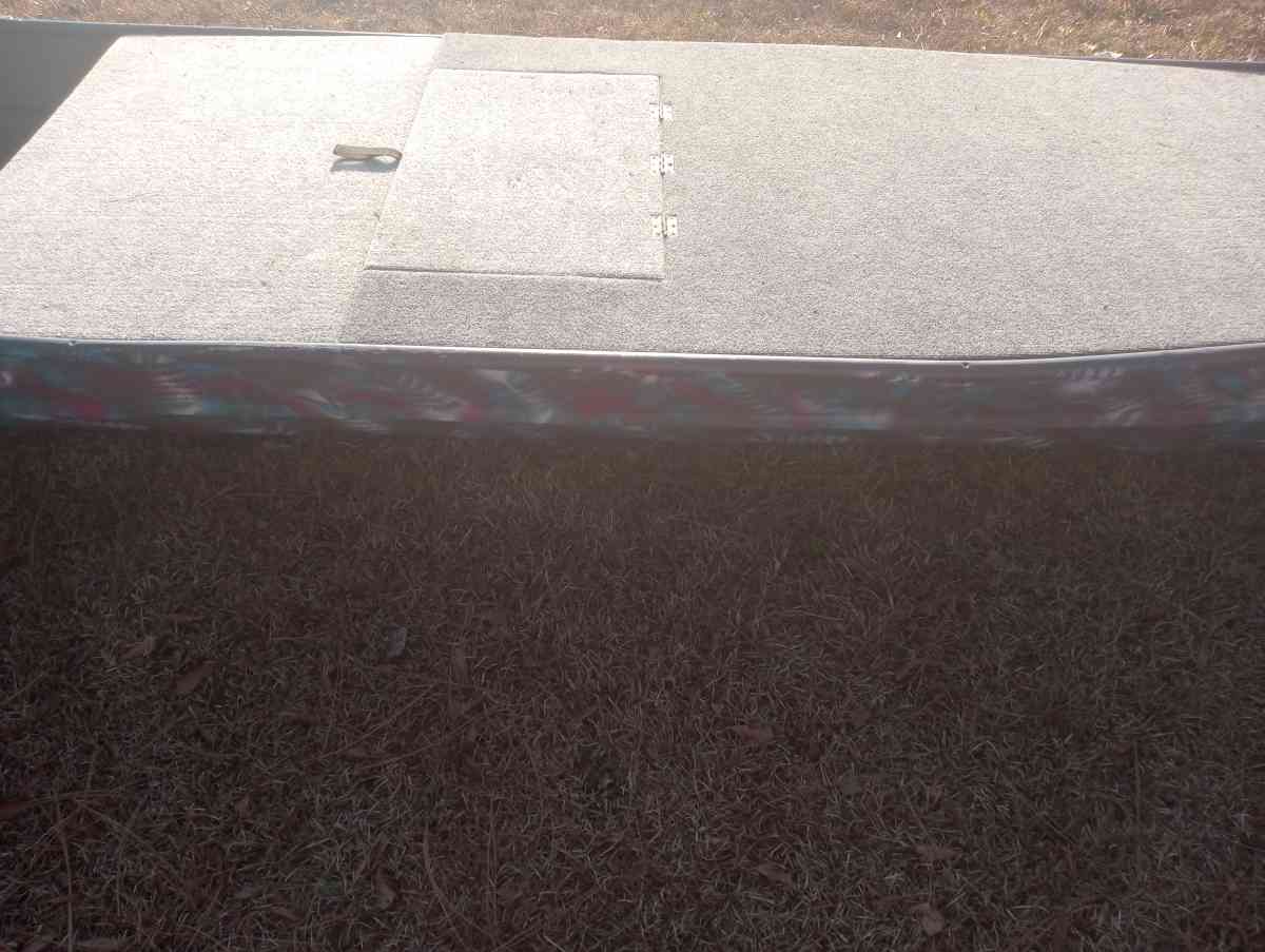 John boat - Wallburg, North Carolina - FleaMarketBay