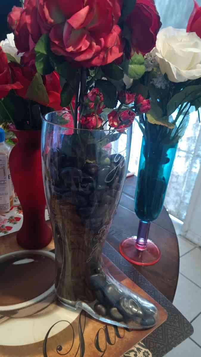 vases with flowers 4 pieces x 45 nest price - Adelanto, California - FleaMarketBay