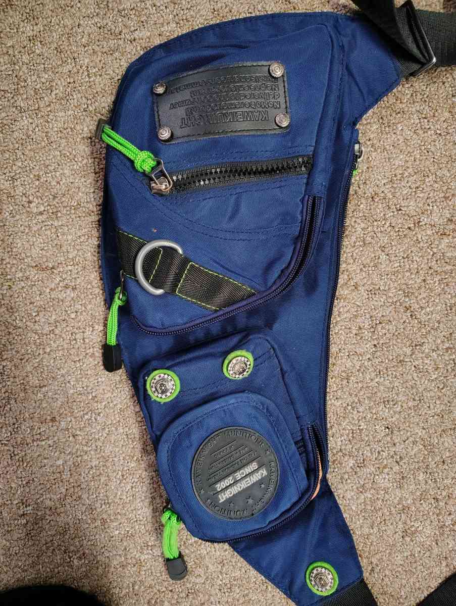 mans waist bag - Toledo, Ohio - FleaMarketBay
