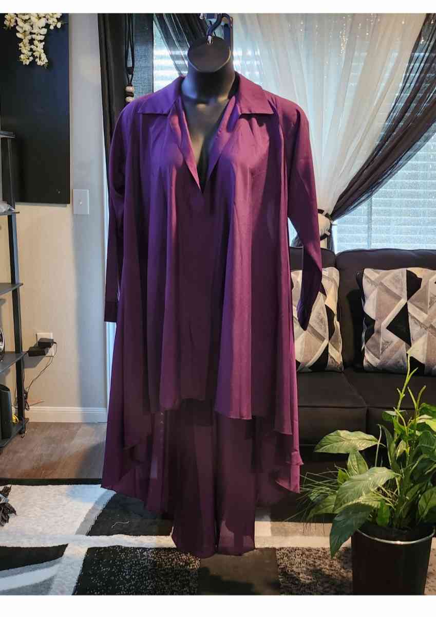 PLUS SIZE Relaxed Fit Top - San Antonio, Texas