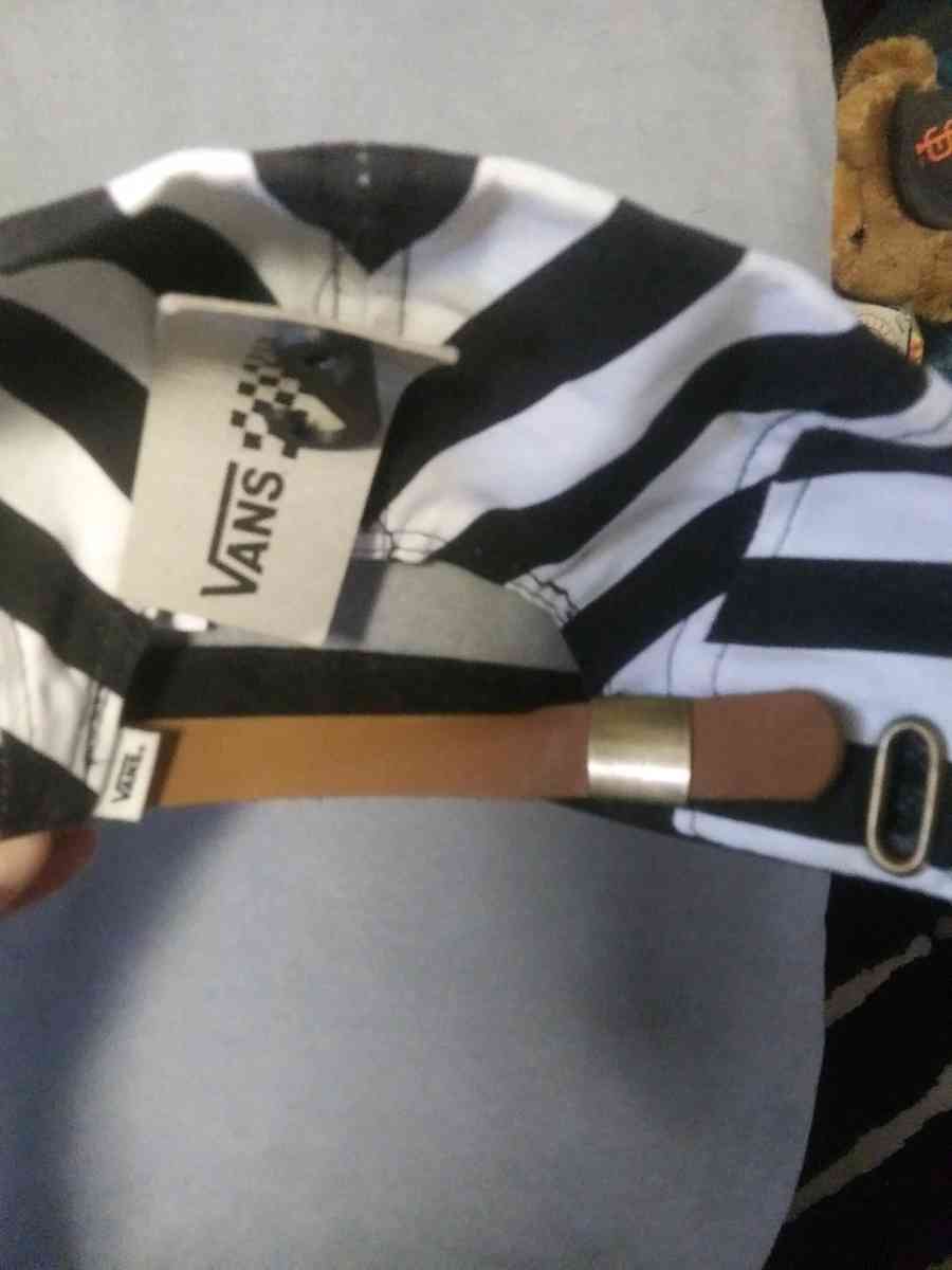 Vans black and white stripe hat - South San Francisco, California - FleaMarketBay