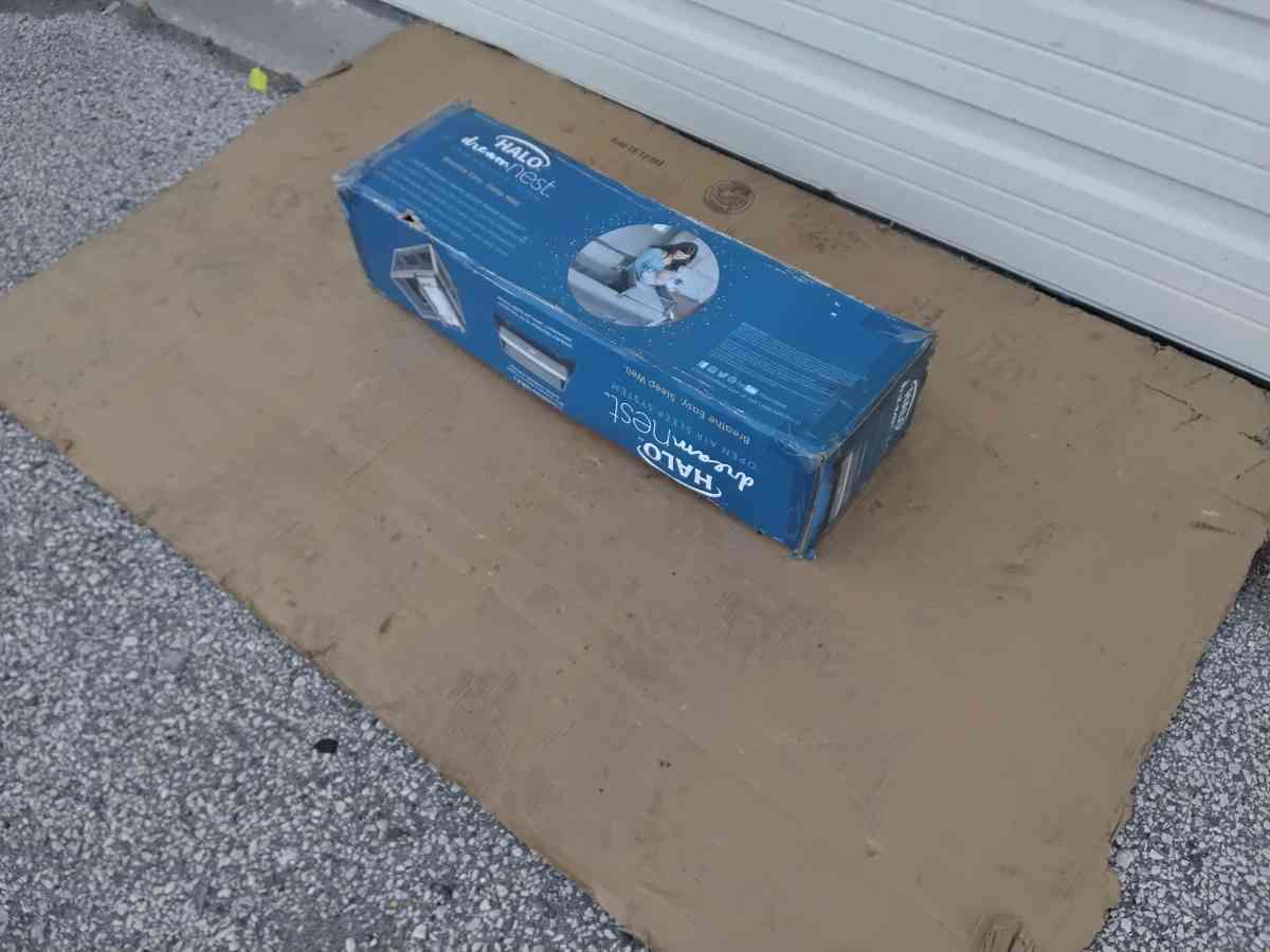 Nice Babys Halo Dream Nest Open Air Sleep System Brand New - Williamstown, New Jersey - FleaMarketBay