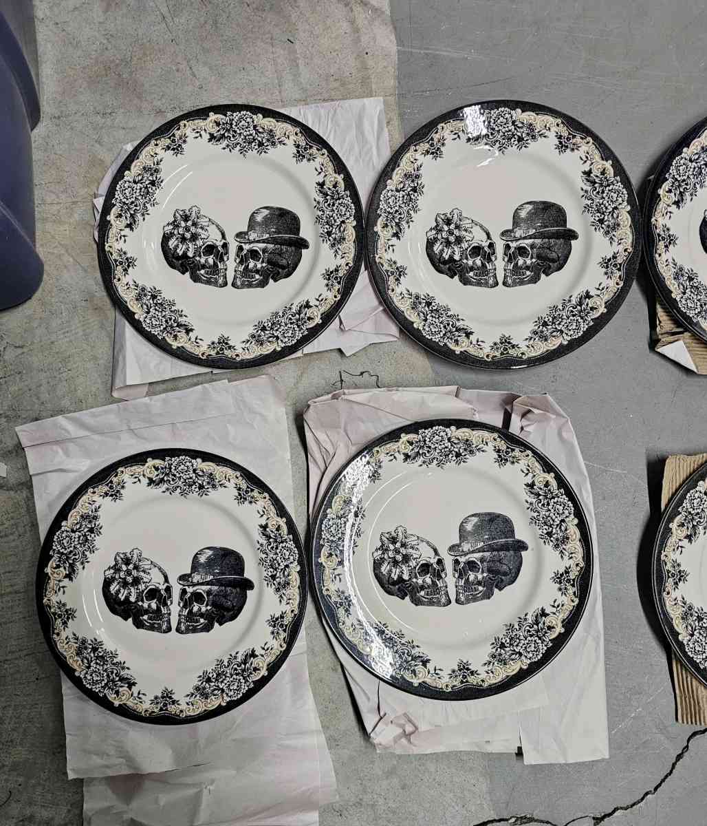 royal stafford skull dinner plates 7pc