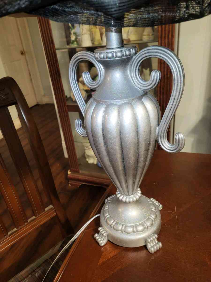 Sparkly silver lamp - Morrilton, Arkansas - FleaMarketBay