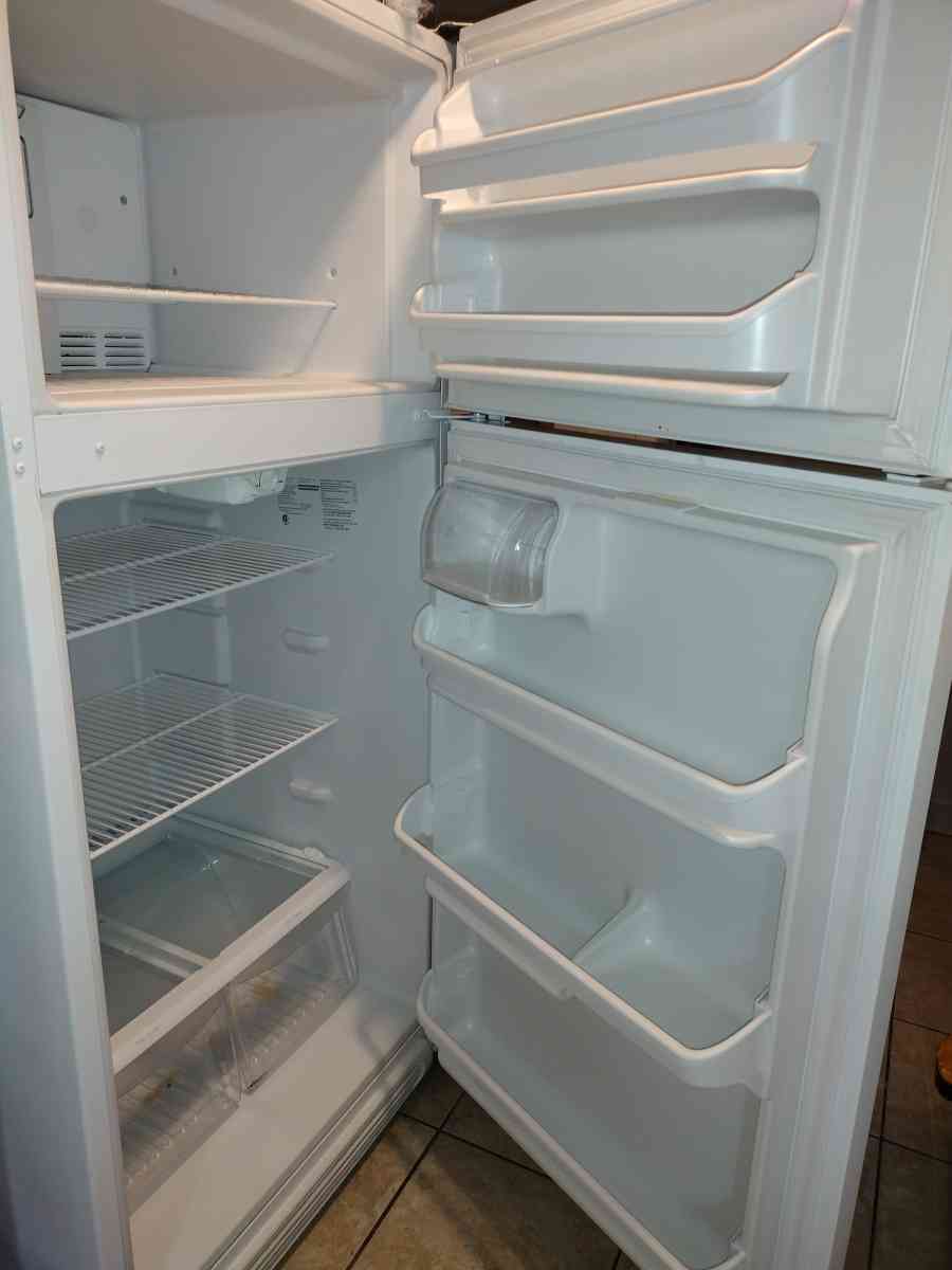 vendo esta Refrigerador esta en excelentes condiciones - Alicia, Arkansas - FleaMarketBay