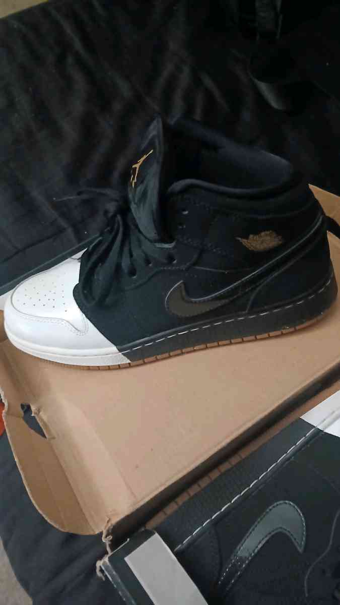 Jordans - Sacramento, California - FleaMarketBay