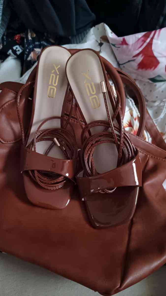 zapatos y bolsas x 50nuevos de tirantes size 6 - Adelanto, California - FleaMarketBay