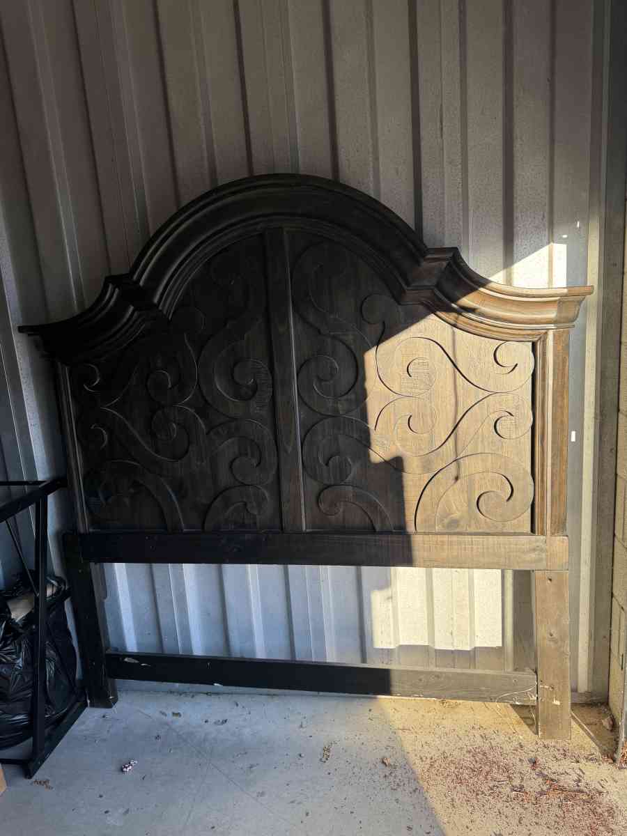 head bored - Goldsboro, North Carolina