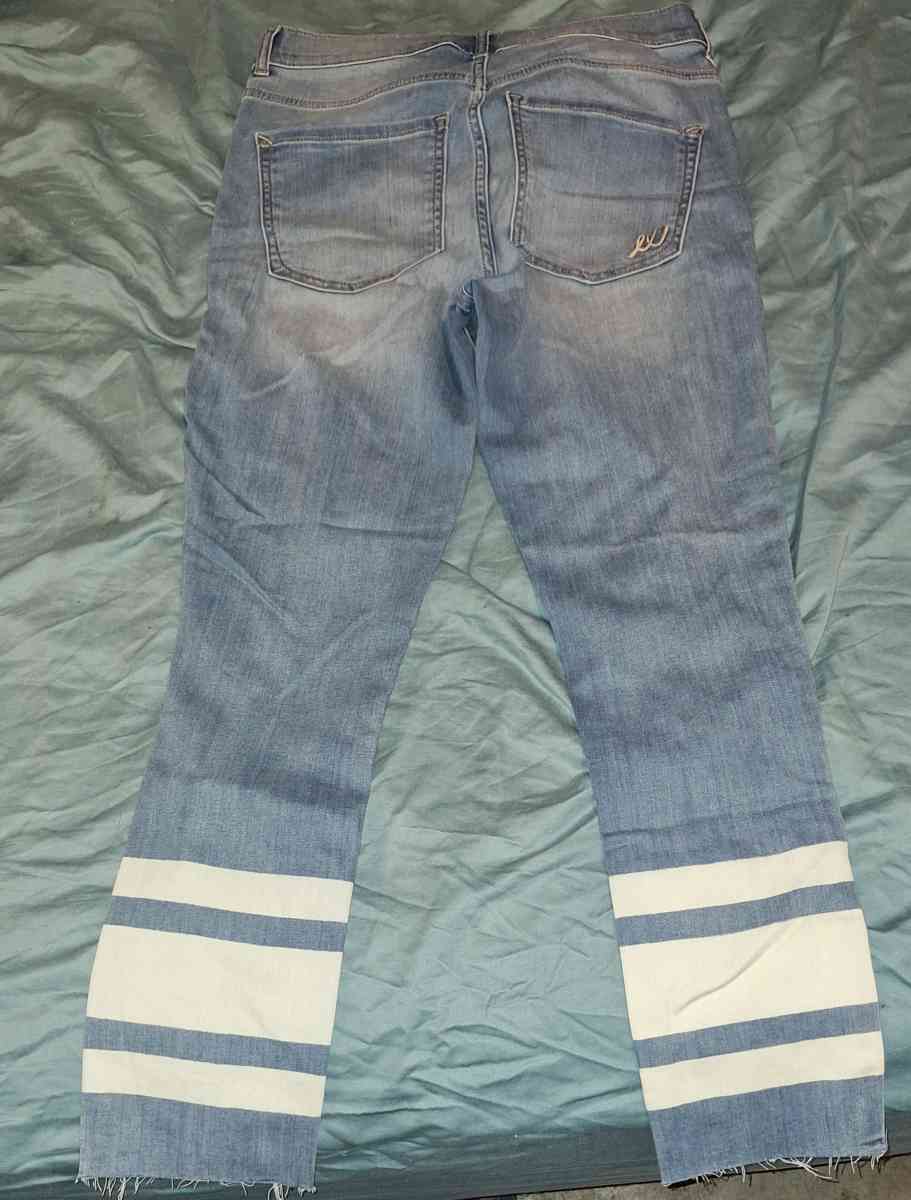 express Womens Size 8 cropped jeans - Salem, Iowa - FleaMarketBay