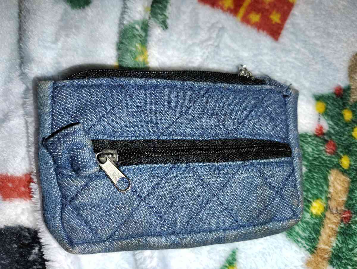 Mini little coin holder - Brighton, Colorado - FleaMarketBay