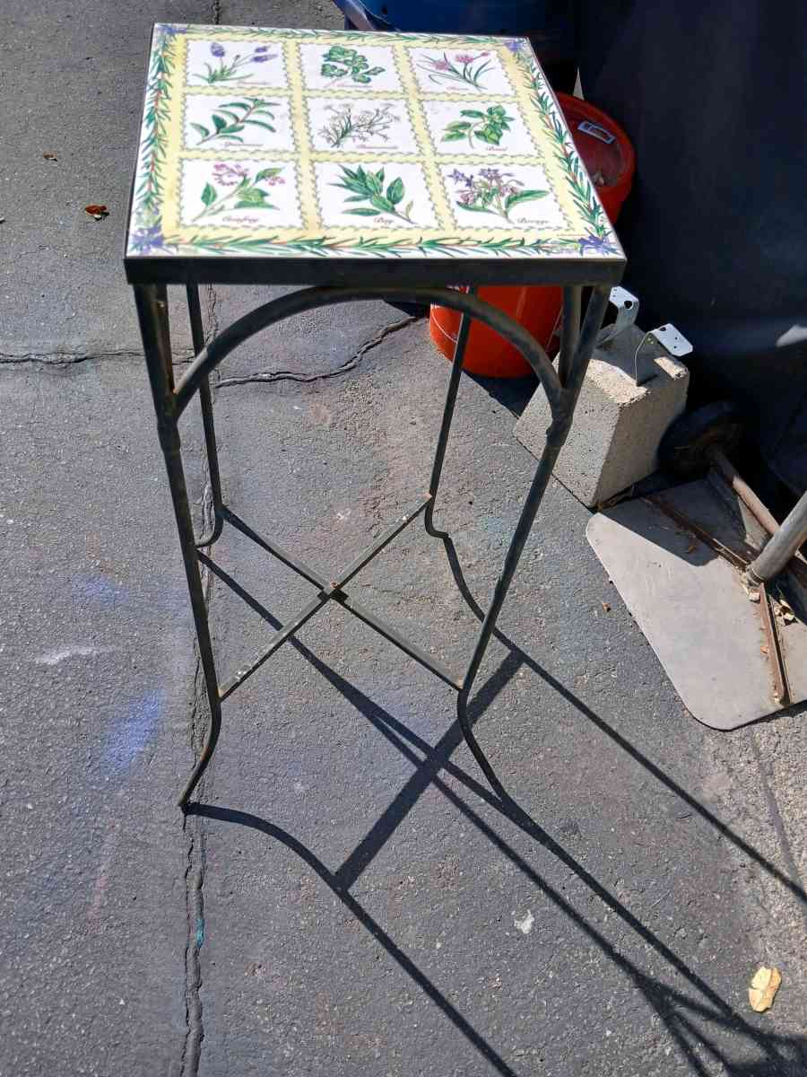 patio plant stand - Placentia, California