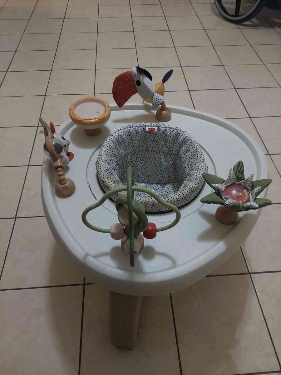 Tiny Love 5in1 Deluxe Stationary Activity Center