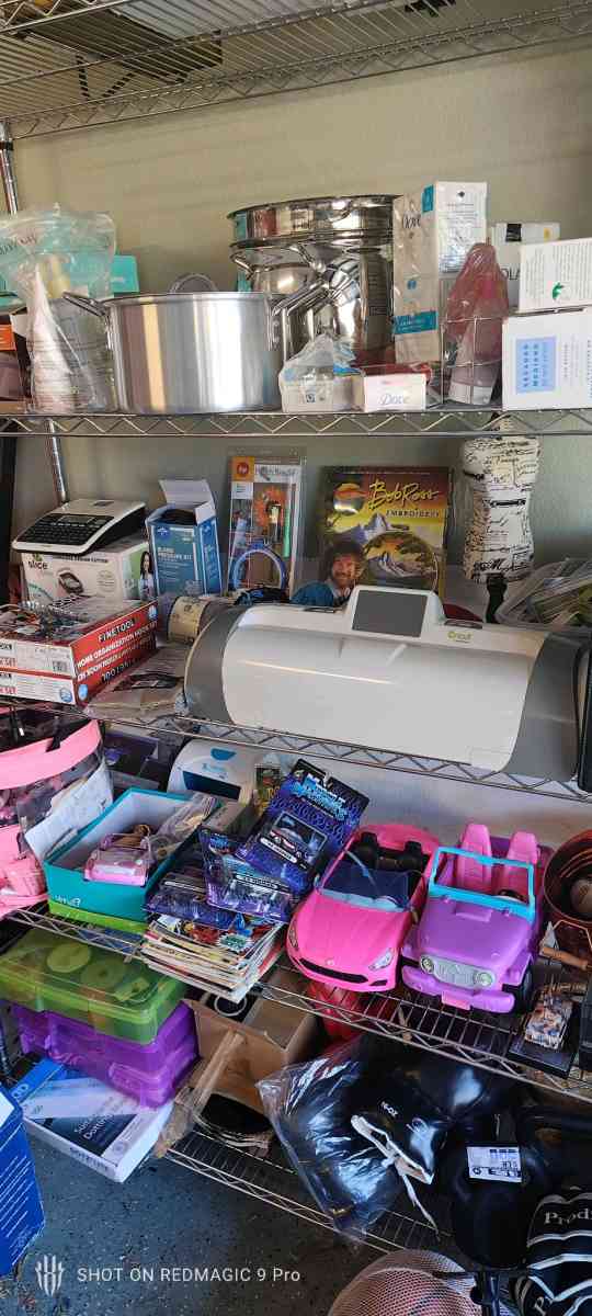 Huge Garge Sale - Las Vegas, Nevada - FleaMarketBay