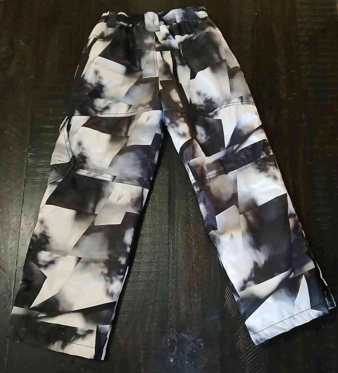 ZeroXposur Insulated Snow Pants for Kids Size 10 to12 - Indianapolis, Indiana - FleaMarketBay