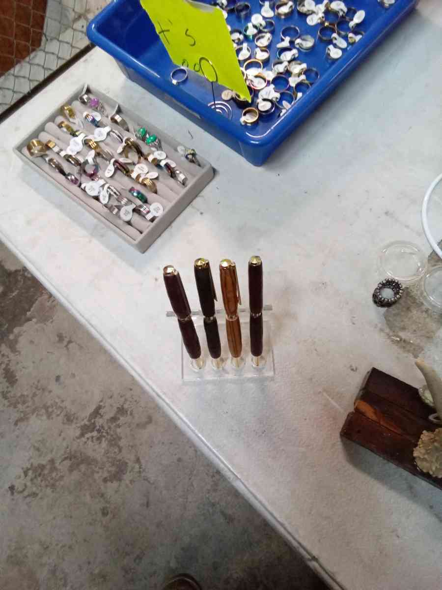 hand crafted pens and pencils of different  exotic  woods - Dickinson, Texas
