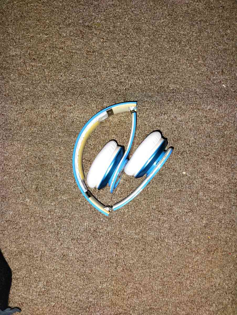 beats by Dre headphones - Toledo, Ohio - FleaMarketBay