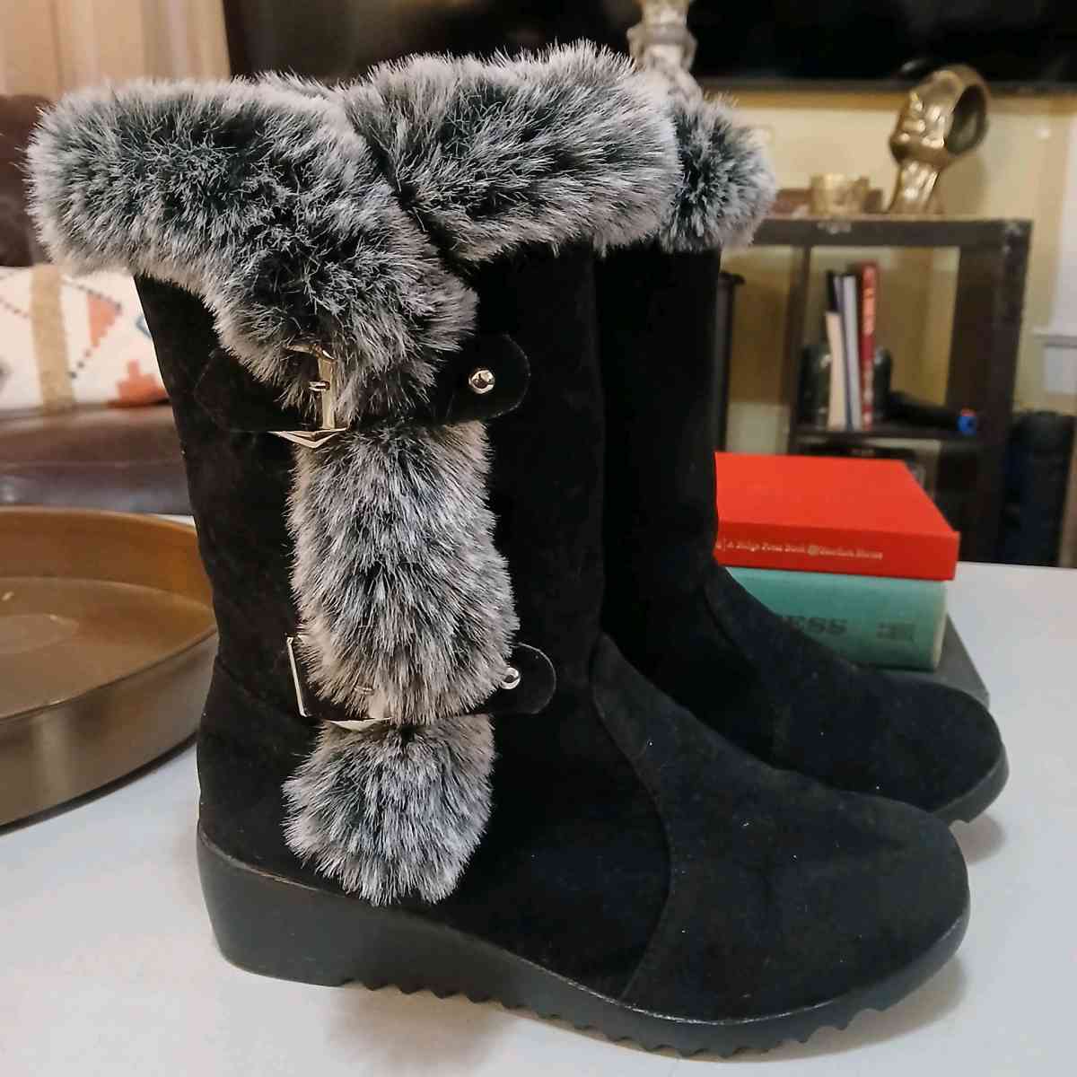 Fashion Nova Black Winter Boots for Women Size 8 point 5 - Indianapolis, Indiana - FleaMarketBay