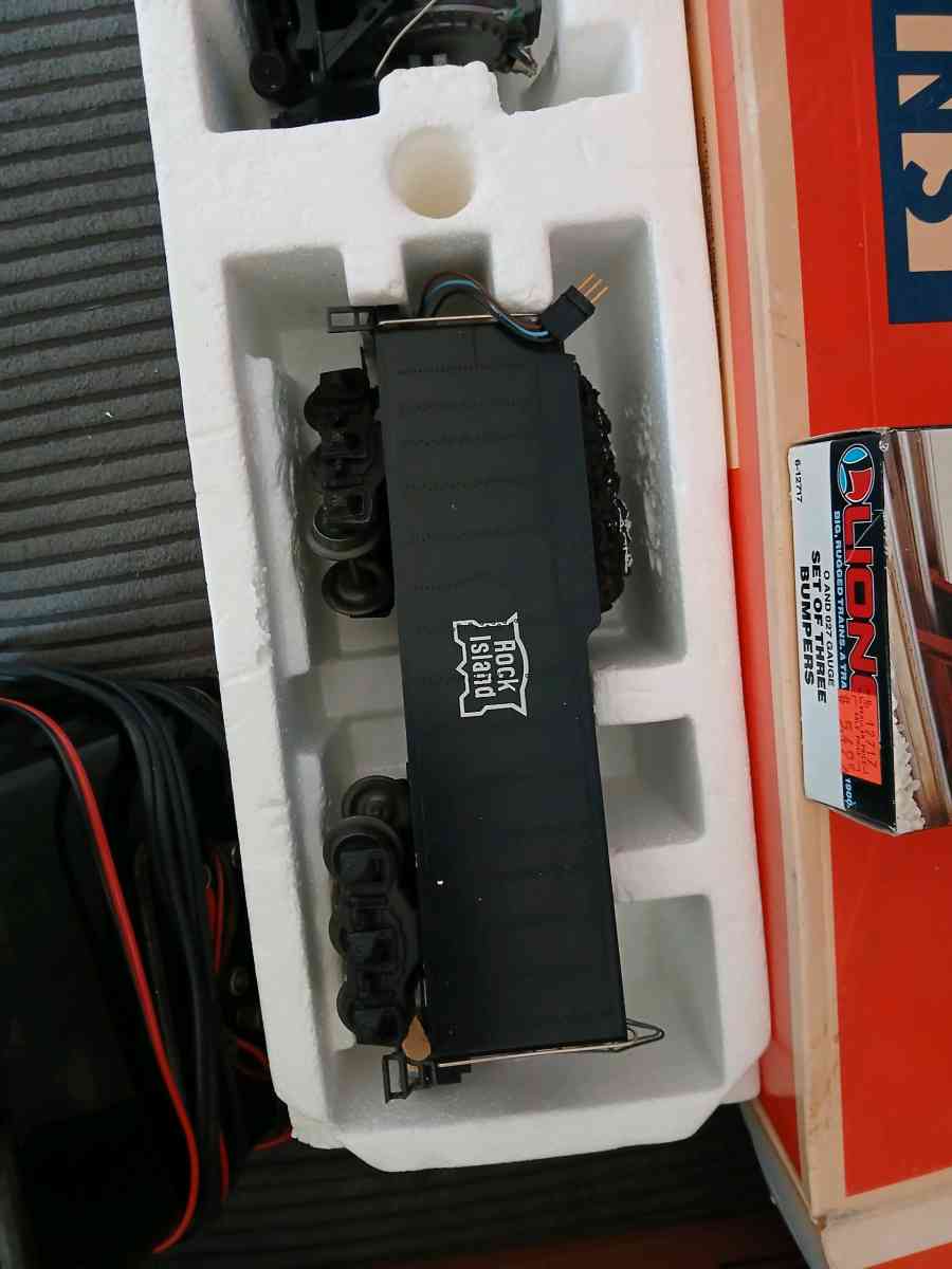 Vintage Lionel Train Set - Adelanto, California - FleaMarketBay