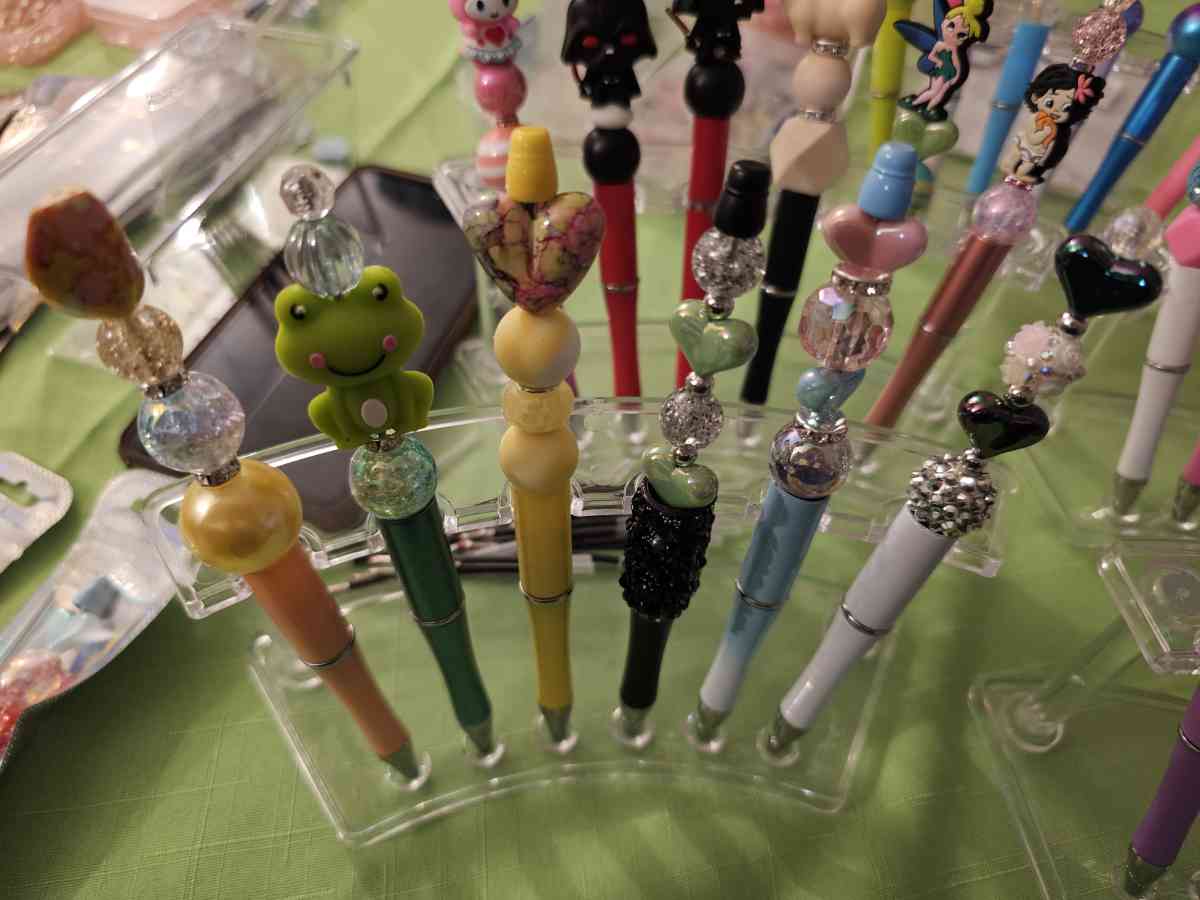 Pens Sets - Corona, California - FleaMarketBay