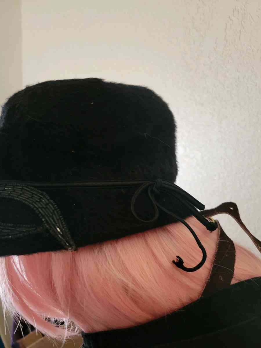 vintage fur hat - Norman, Oklahoma - FleaMarketBay