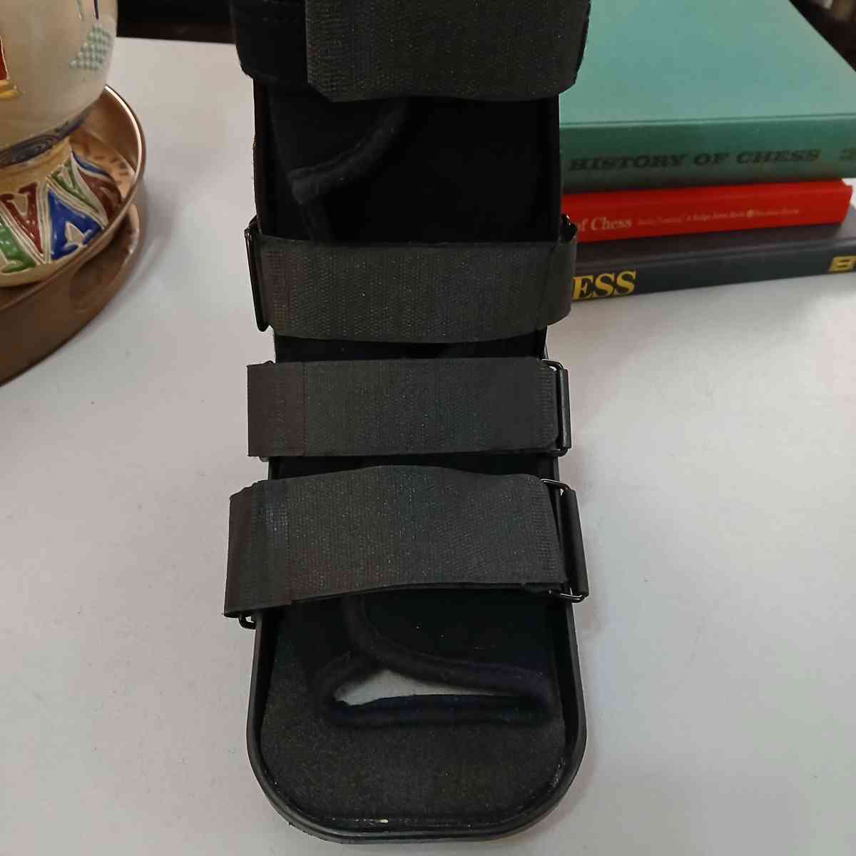 Maxtrax Walker Brace Walking Boots Size M - Indianapolis, Indiana - FleaMarketBay