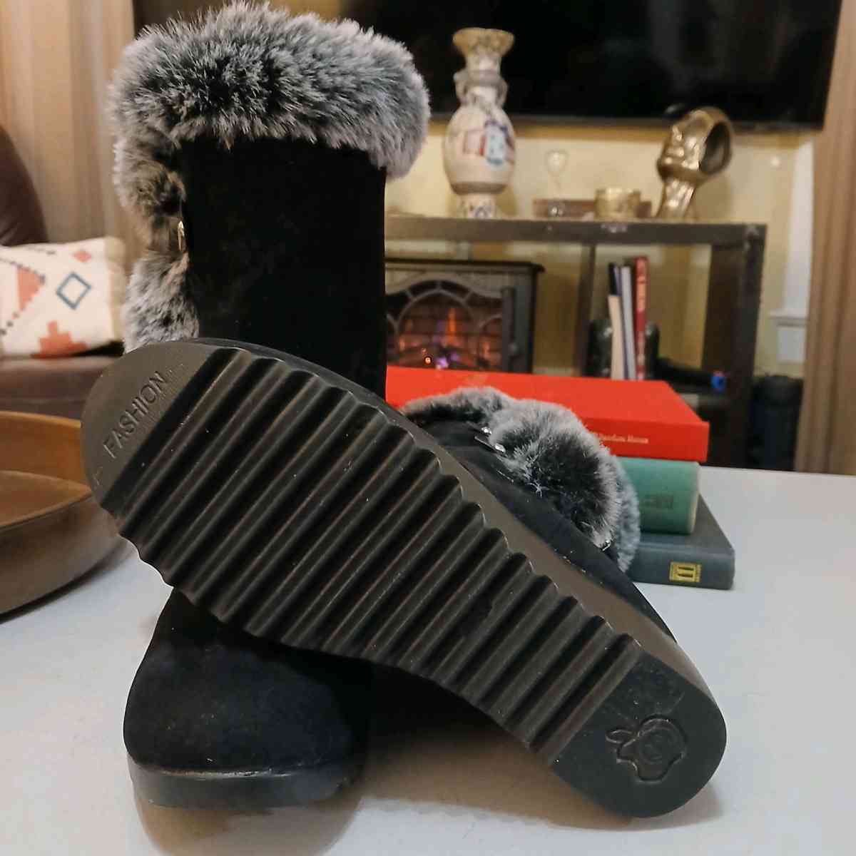 Fashion Nova Black Winter Boots for Women Size 8 point 5 - Indianapolis, Indiana - FleaMarketBay