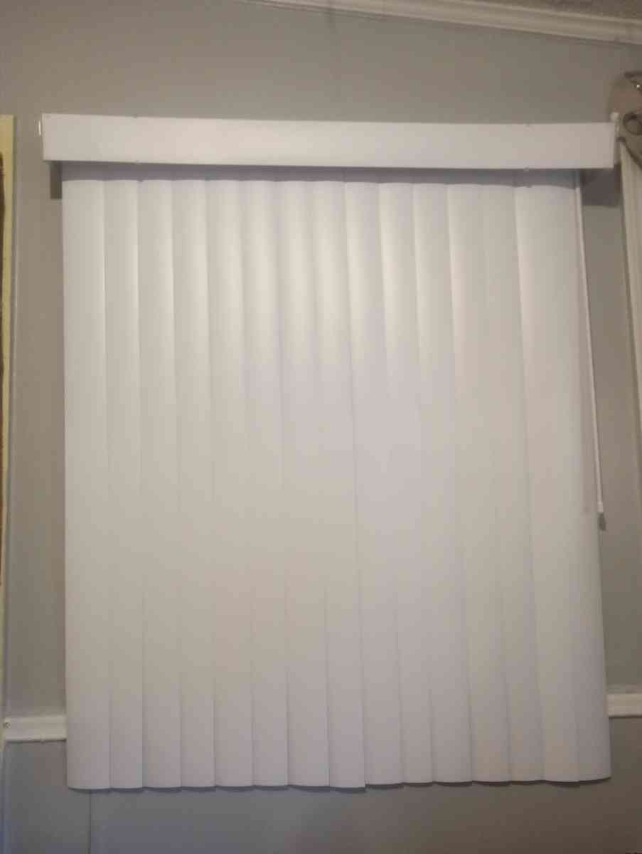 68in blinds - Dothan, Alabama