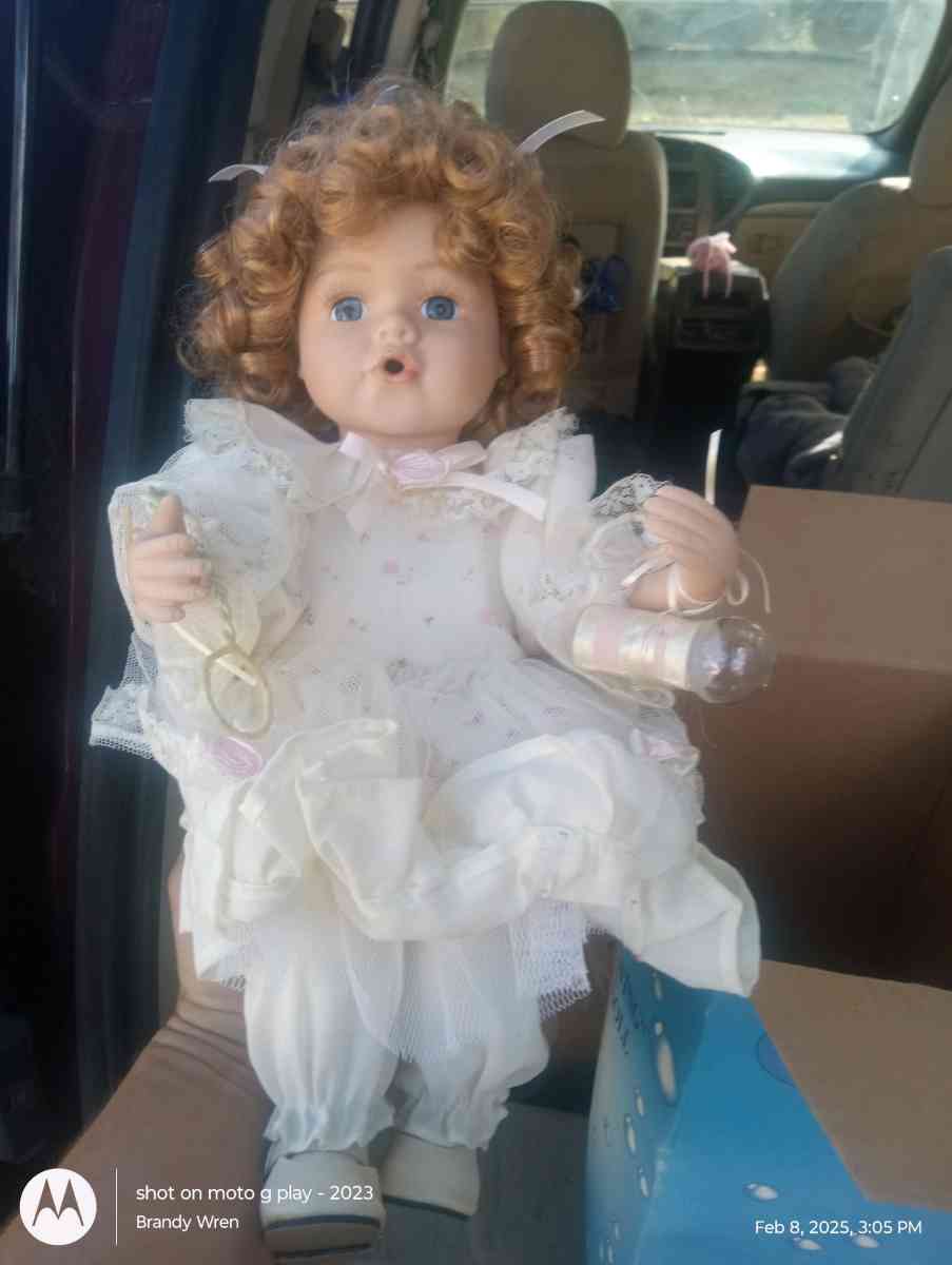 collectible dolls - Westlake, Louisiana - FleaMarketBay
