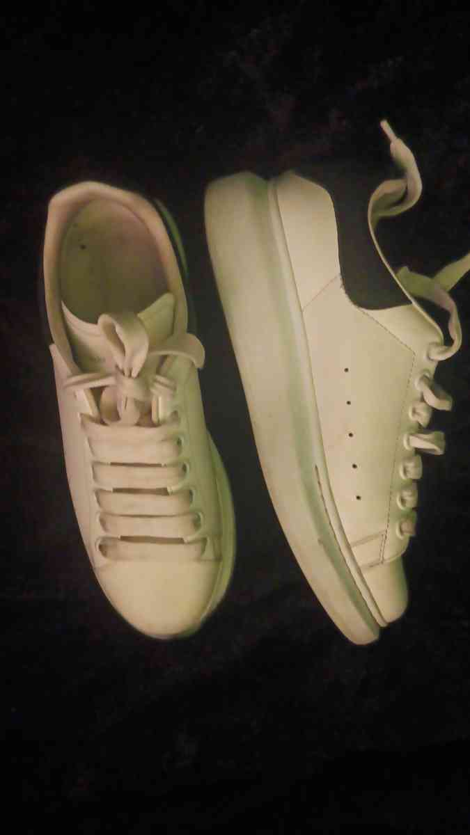 alexander mcqueen sneakers - Tucson, Arizona - FleaMarketBay